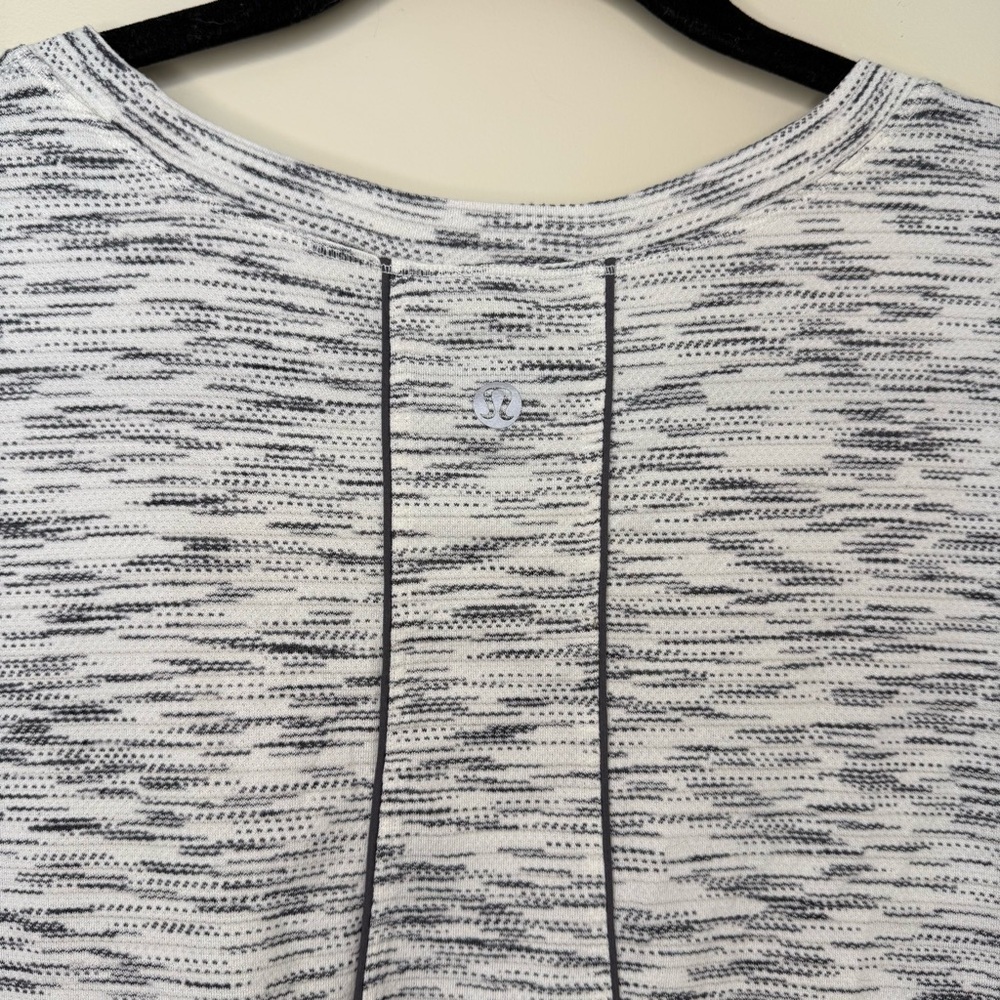 Lululemon Long Distance Short Sleeve – Tiger Space Dye Black/White, Size 12 - Picture 3 of 4